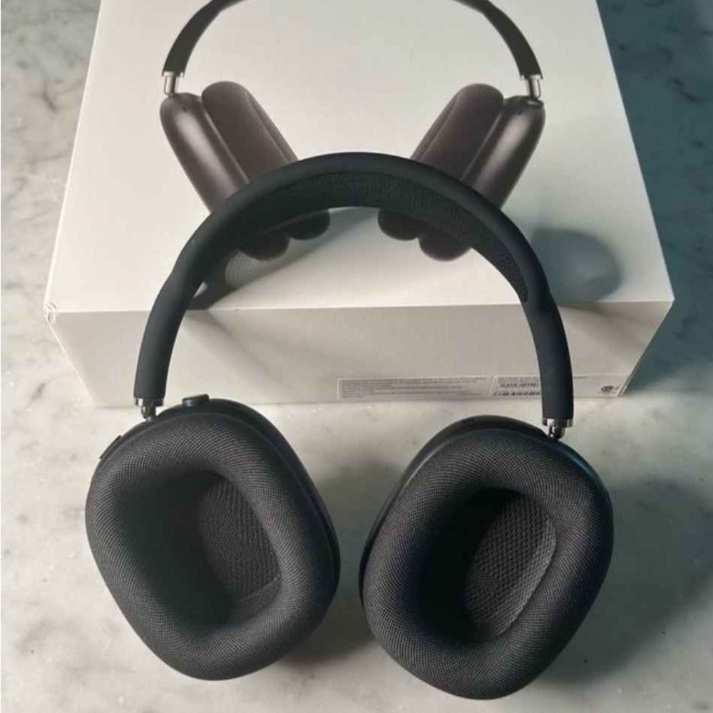 Apple Over-Ear Headphones - Black
